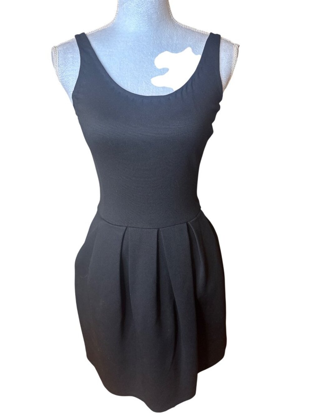 Wilfred Aritzia XS Black Pleated Scoop Mini Dress Exposed Zipper Japan Fabric